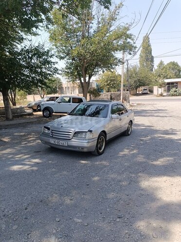 Mercedes C 220 1995, 749,954 km - 2.2 l - Bərdə