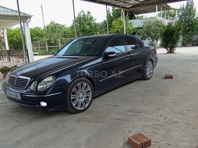 Mercedes E 320 2004, 250,000 km - 3.2 l - Salyan