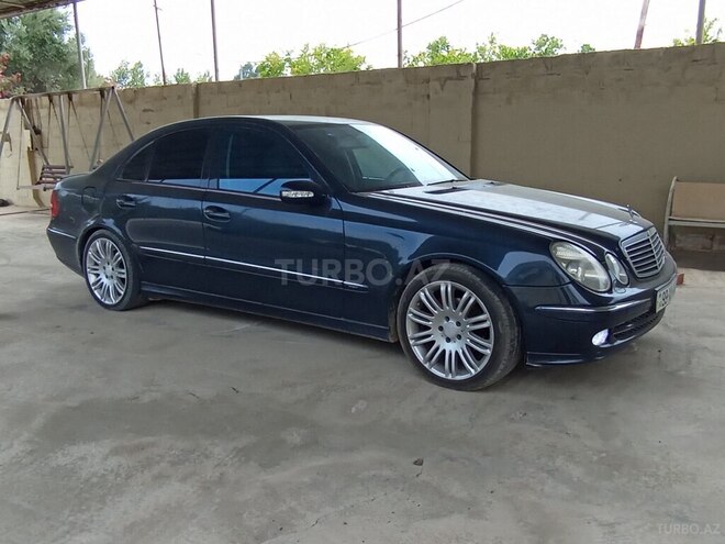 Mercedes E 320 2004, 250,000 km - 3.2 l - Salyan