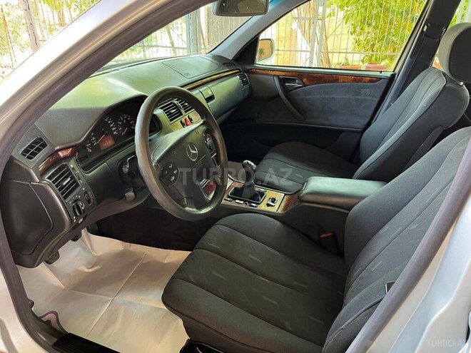 Mercedes E 200 2000, 320,000 km - 2.0 l - Bərdə