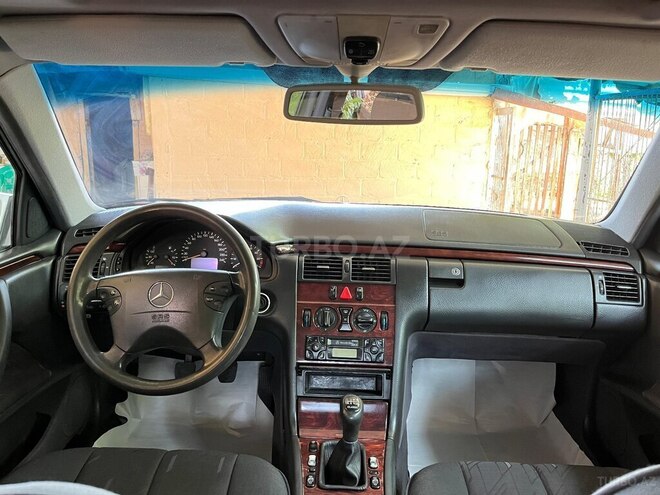 Mercedes E 200 2000, 320,000 km - 2.0 l - Bərdə