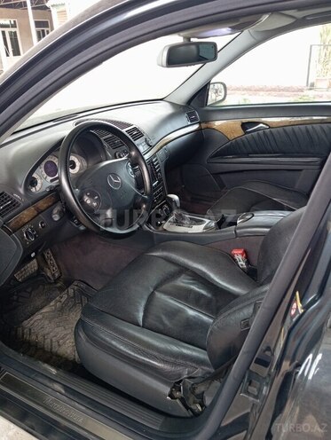 Mercedes E 320 2004, 250,000 km - 3.2 l - Salyan