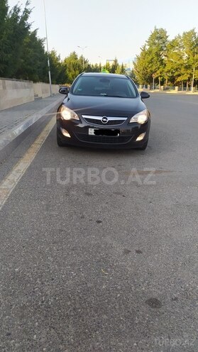 Opel Astra 2011, 301,000 km - 1.4 l - Qusar