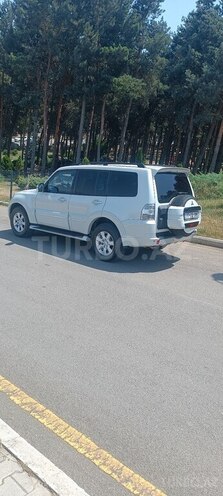 Mitsubishi Pajero 2015, 140,000 km - 3.0 l - Gəncə