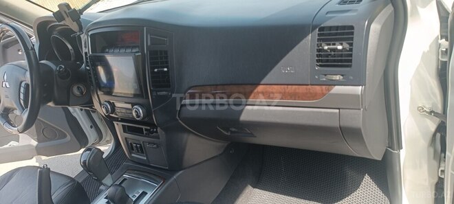 Mitsubishi Pajero 2015, 140,000 km - 3.0 l - Gəncə