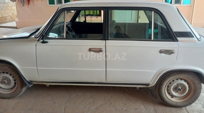 LADA (VAZ) 21011 1976, 432,430 km - 1.3 л - Salyan