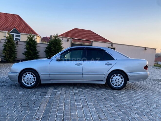 Mercedes E 220 d 2001, 319,225 km - 2.2 л - Bakı