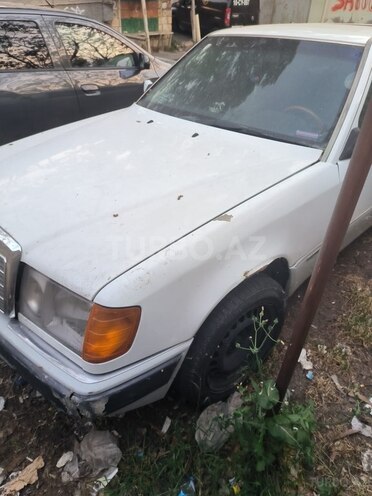 Mercedes E 200 1991, 256,000 km - 2.0 l - Bakı
