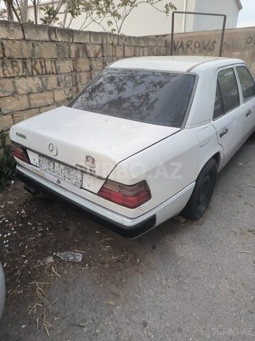 Mercedes E 200 1991, 256,000 km - 2.0 l - Bakı