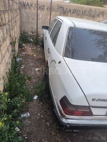 Mercedes E 200 1991, 256,000 km - 2.0 l - Bakı