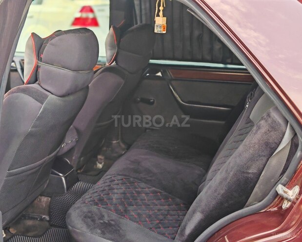Mercedes E 200 1995, 439,000 km - 2.0 l - Füzuli