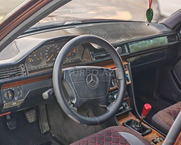 Mercedes E 200 1995, 439,000 km - 2.0 l - Füzuli