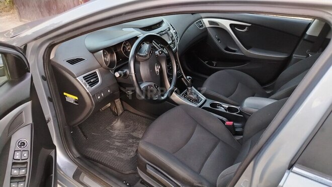 Hyundai Elantra 2015, 101,000 km - 1.8 l - Yevlax