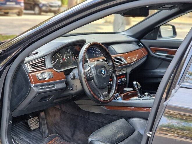 BMW 750 2010, 295,000 km - 4.4 l - Bakı