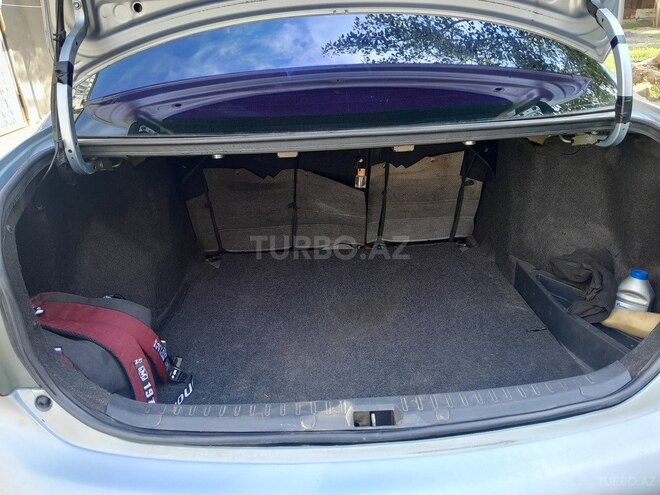 Toyota Corolla 2008, 232,000 km - 1.4 l - Salyan