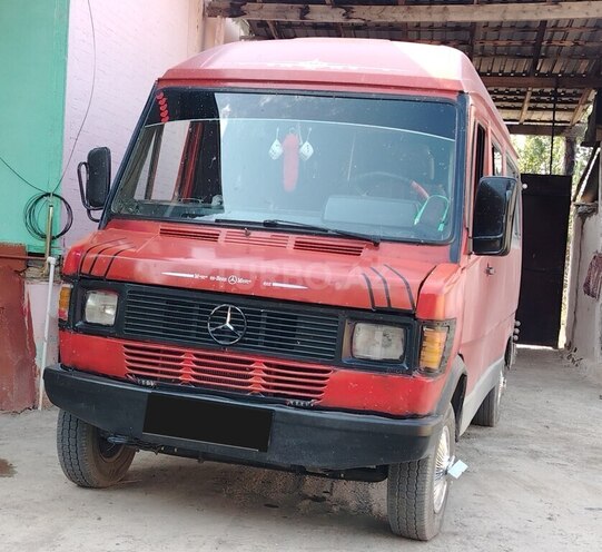 Mercedes 208 D 1994, 683,420 km - 2.5 л - Kürdəmir