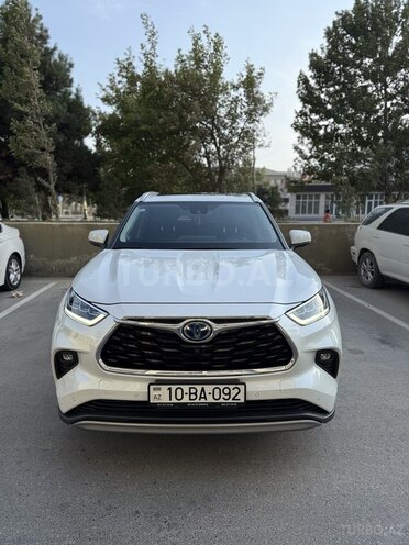 Toyota Highlander 2023, 33,000 km - 2.5 l - Bakı