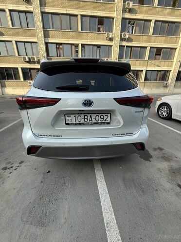 Toyota Highlander 2023, 33,000 km - 2.5 l - Bakı
