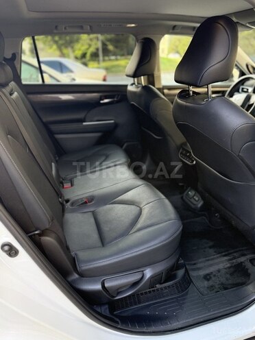 Toyota Highlander 2023, 33,000 km - 2.5 l - Bakı