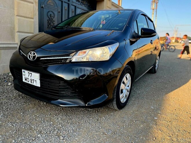 Toyota Vitz 2015, 110,900 km - 1.3 л - Bakı