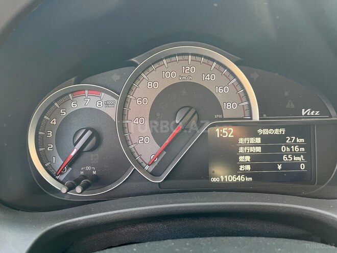 Toyota Vitz 2015, 110,900 km - 1.3 л - Bakı