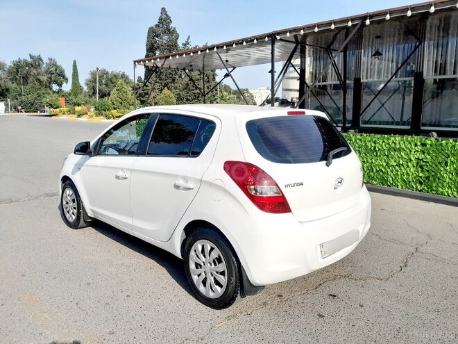 Hyundai i20 2011, 199,850 km - 1.4 l - Bakı
