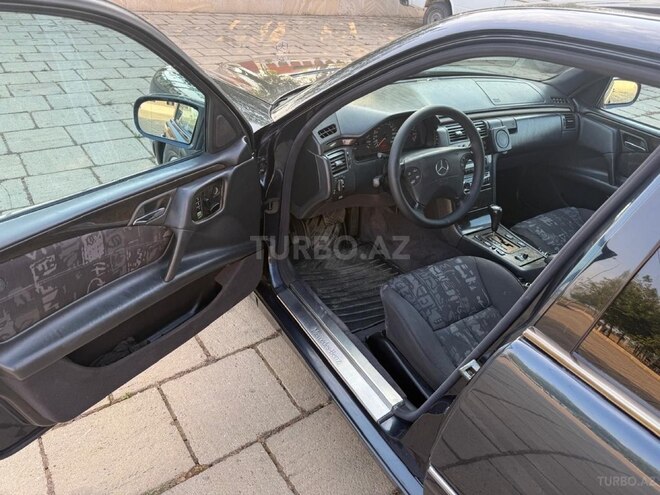 Mercedes E 240 1998, 335,901 km - 2.4 l - Masallı