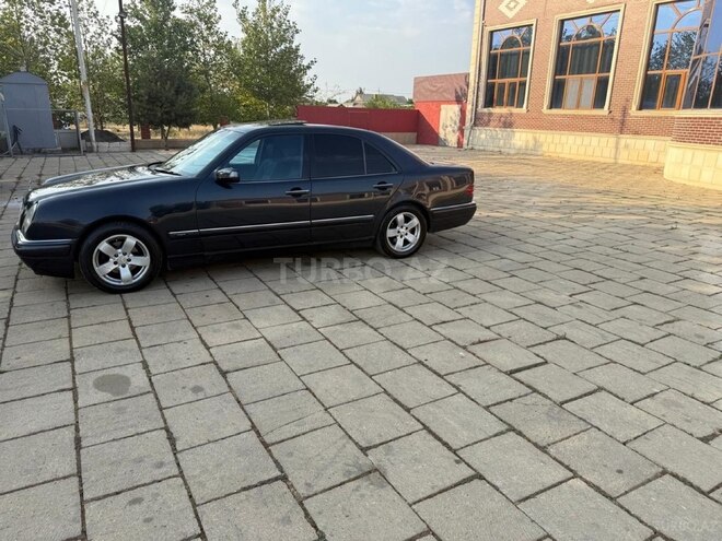 Mercedes E 240 1998, 335,901 km - 2.4 l - Masallı