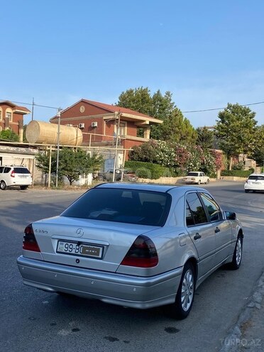 Mercedes C 200 1999, 320,000 km - 2.0 l - Bakı
