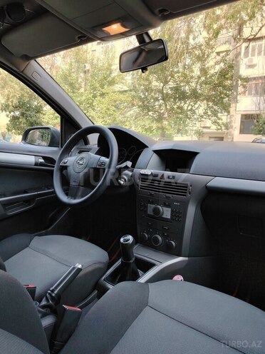 Opel Astra 2006, 200,000 km - 1.4 l - Astara