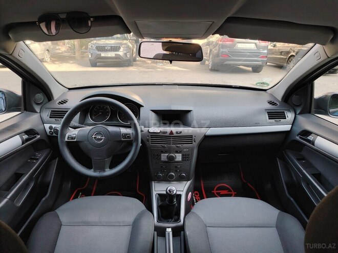 Opel Astra 2006, 200,000 km - 1.4 l - Astara