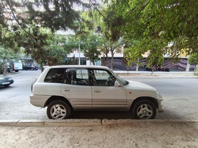 Toyota RAV4 1998, 200,000 km - 2.0 l - Bakı
