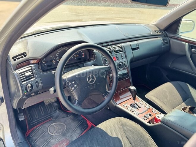 Mercedes E 240 2000, 358,000 km - 2.6 l - Gəncə