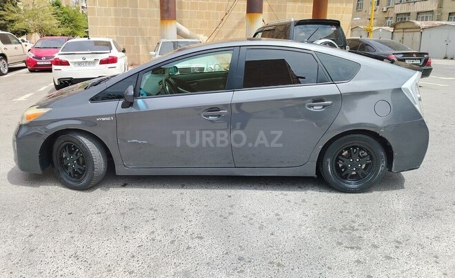 Toyota Prius 2015, 334,744 km - 1.8 л - Bakı