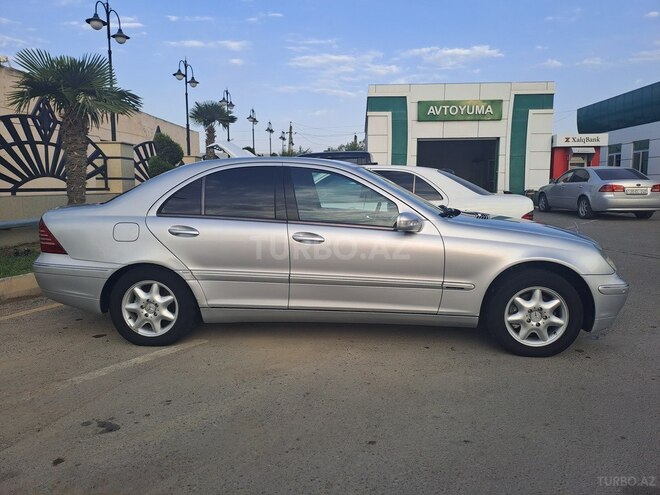 Mercedes C 200 2000, 258,000 km - 2.0 л - Salyan