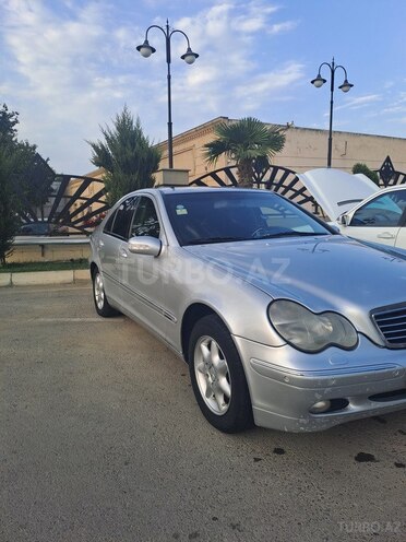 Mercedes C 200 2000, 258,000 km - 2.0 л - Salyan
