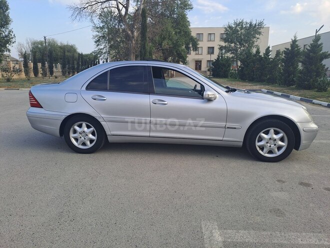 Mercedes C 200 2000, 258,000 km - 2.0 л - Salyan