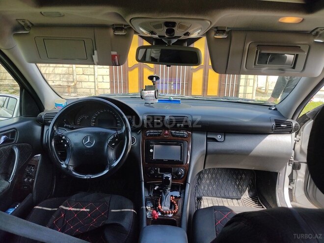 Mercedes C 200 2000, 258,000 km - 2.0 л - Salyan