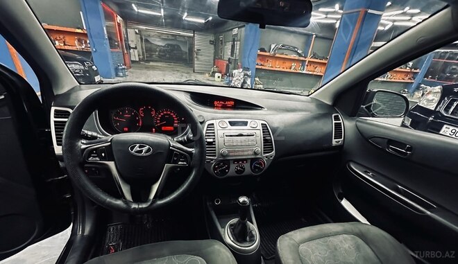 Hyundai i20 2009, 300,000 km - 1.6 l - Bakı