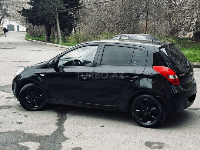 Hyundai i20 2009, 300,000 km - 1.6 l - Bakı