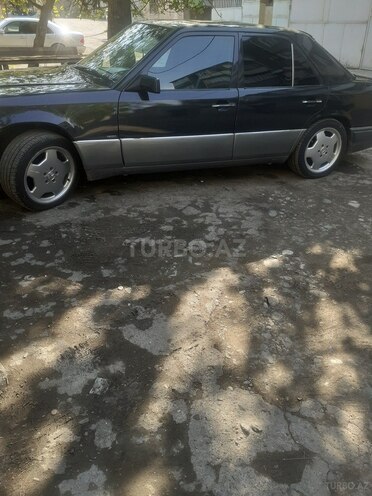 Mercedes E 220 1994, 400,000 km - 2.2 l - Gəncə