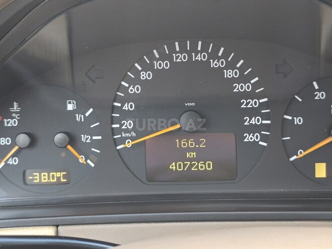 Mercedes E 270 1999, 407,260 km - 2.7 l - İmişli