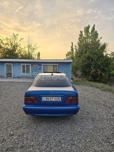 Mercedes E 270 1999, 407,260 km - 2.7 l - İmişli