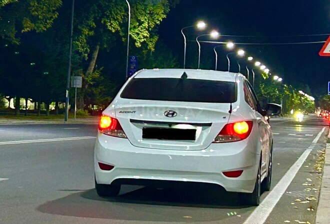 Hyundai Accent 2013, 391,000 km - 1.6 l - Bakı