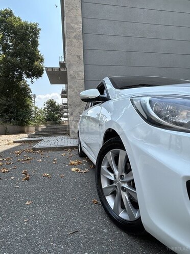 Hyundai Accent 2013, 391,000 km - 1.6 l - Bakı