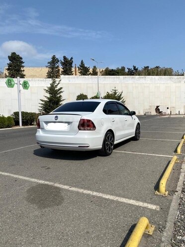 Volkswagen Polo 2017, 115,000 km - 1.6 l - Bakı
