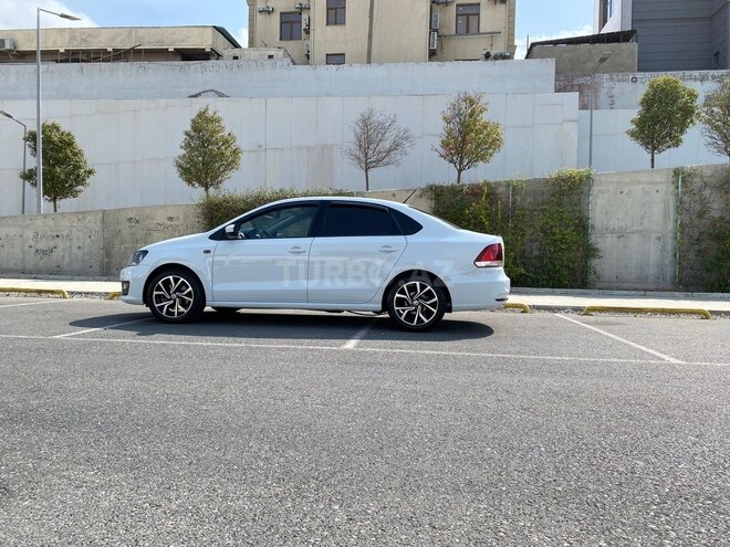 Volkswagen Polo 2017, 115,000 km - 1.6 l - Bakı