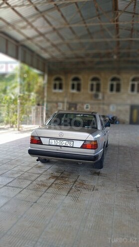 Mercedes E 200 d 1990, 19,000 km - 0.2 l - Kürdəmir