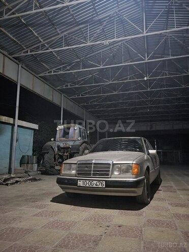 Mercedes E 200 d 1990, 19,000 km - 0.2 l - Kürdəmir
