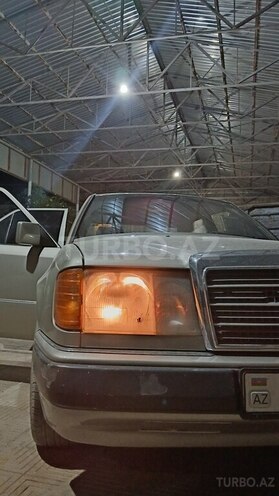 Mercedes E 200 d 1990, 19,000 km - 0.2 l - Kürdəmir
